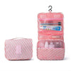 Trousse de toilette suspendue